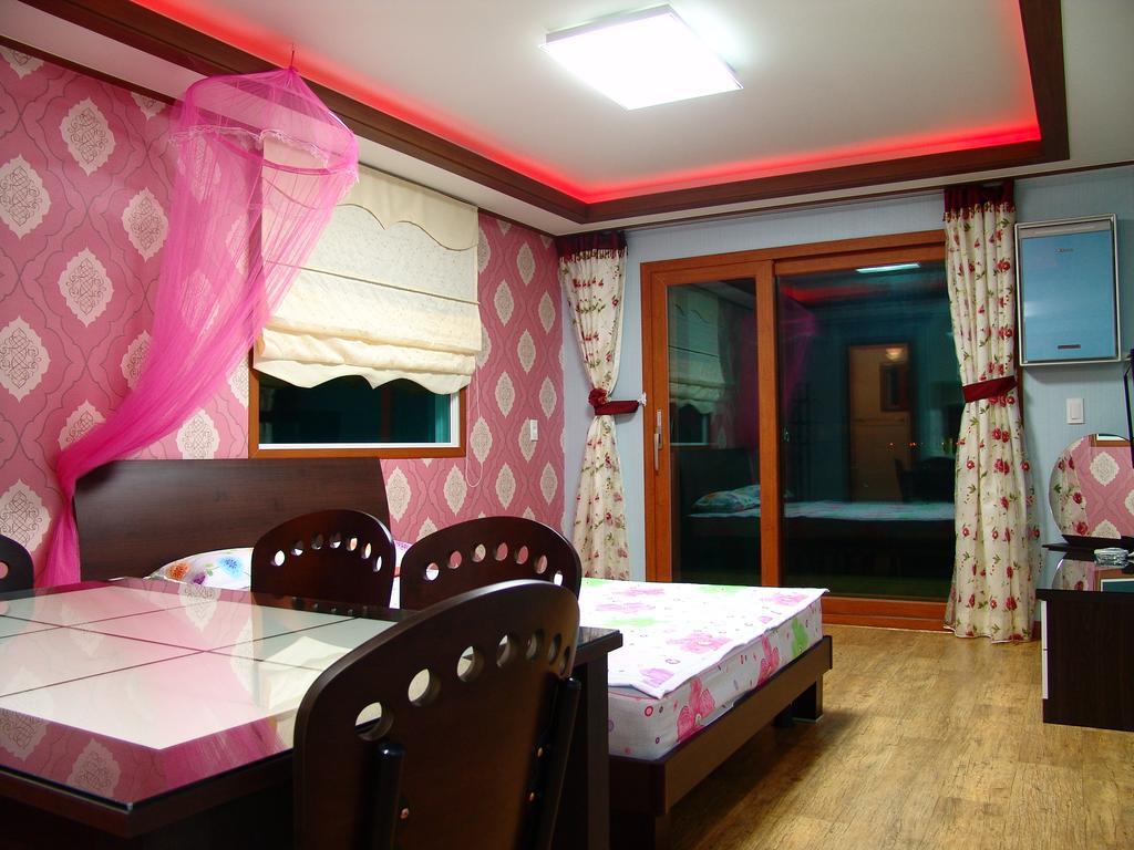 Yongdu Beach Pension Борьонг Екстериор снимка
